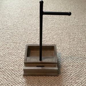 Pottery Barn Charging station with removeable watch/bracelet holder